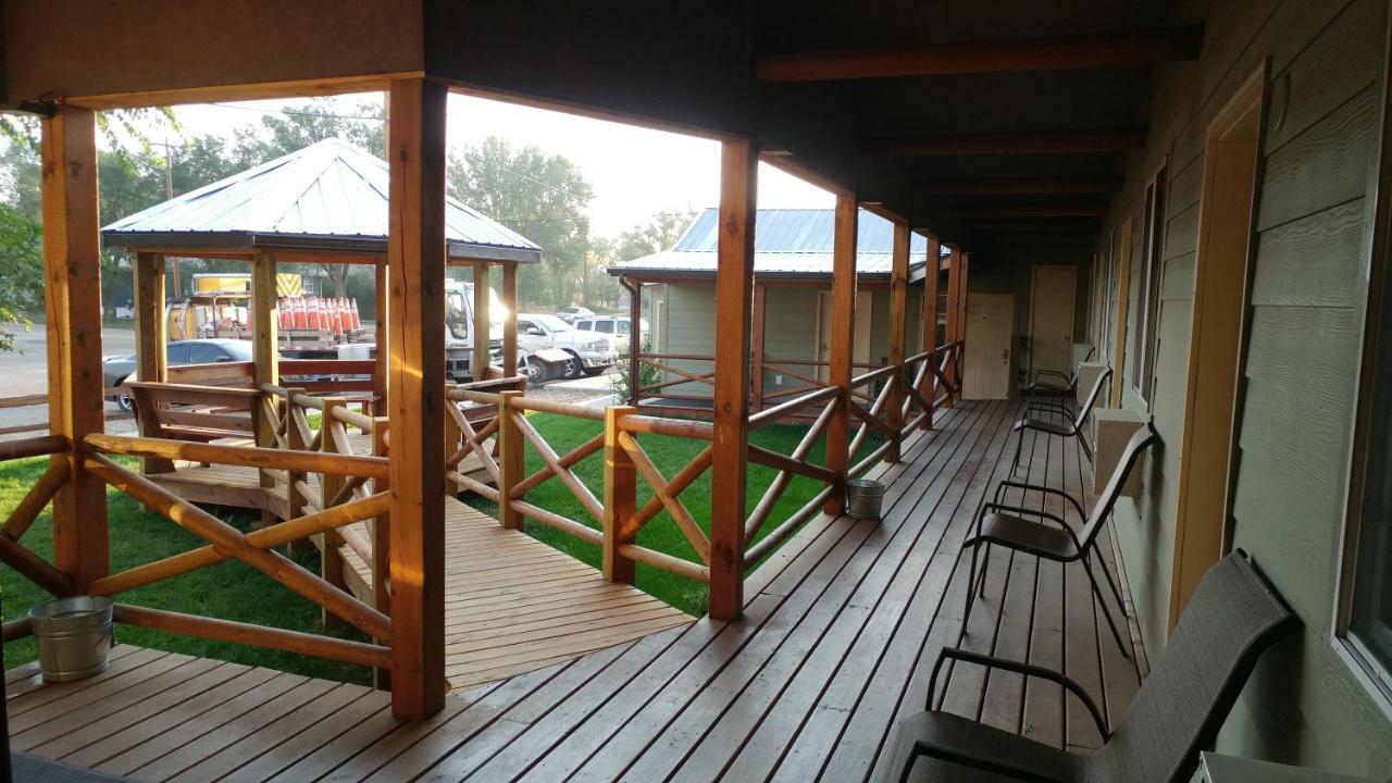 Sagebrush Inn & Suites Broadus Kültér fotó